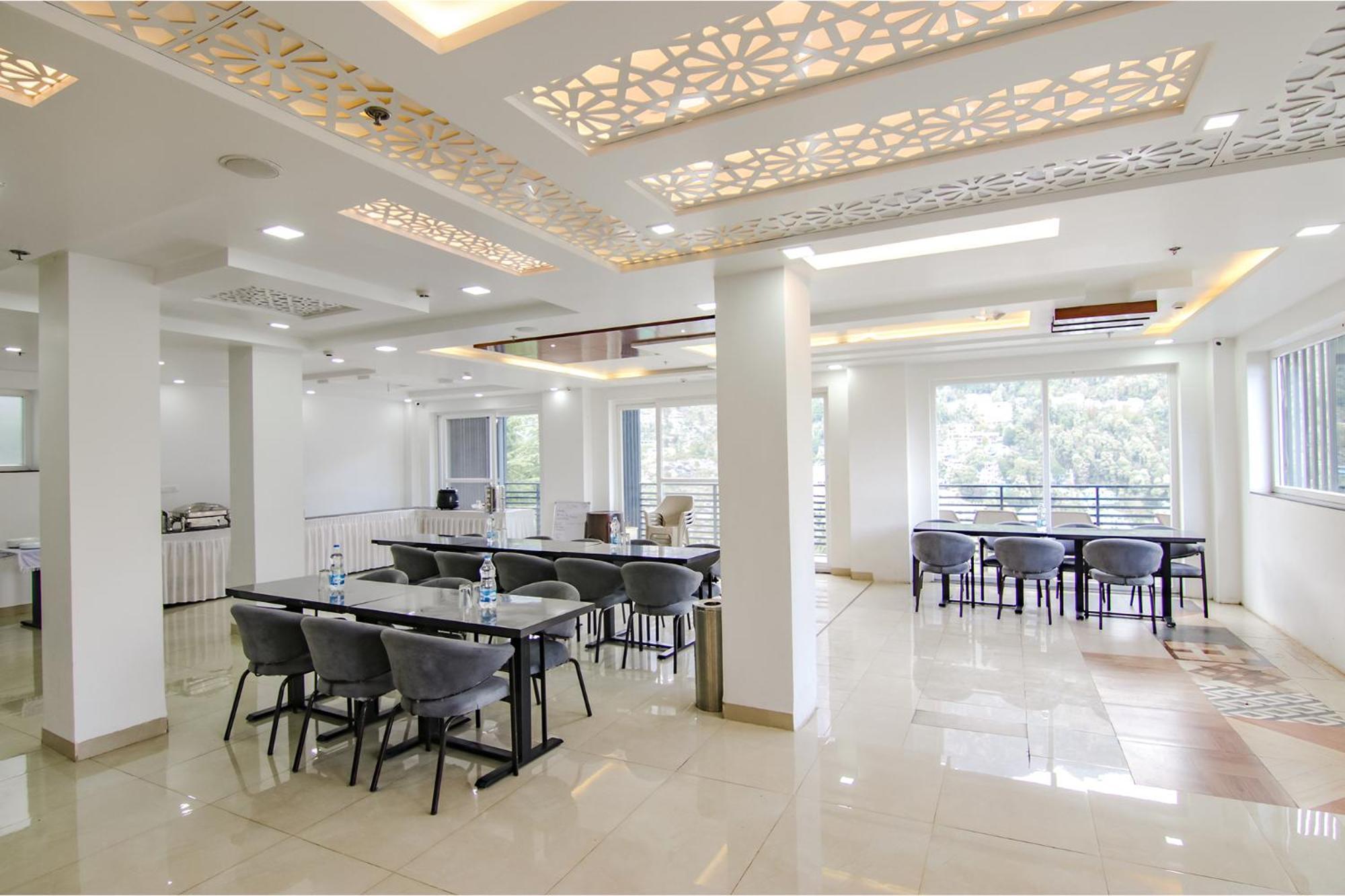 דרמסאלה Rr Hotel & Resort מראה חיצוני תמונה